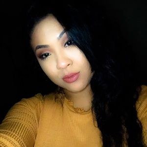 Meet your Posher, Crystal